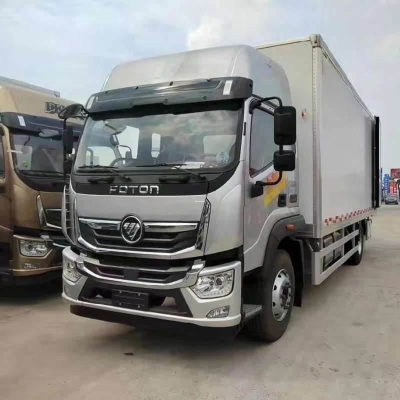 坡心镇伊宁县进仓物流：多元专线直达的运输传奇
